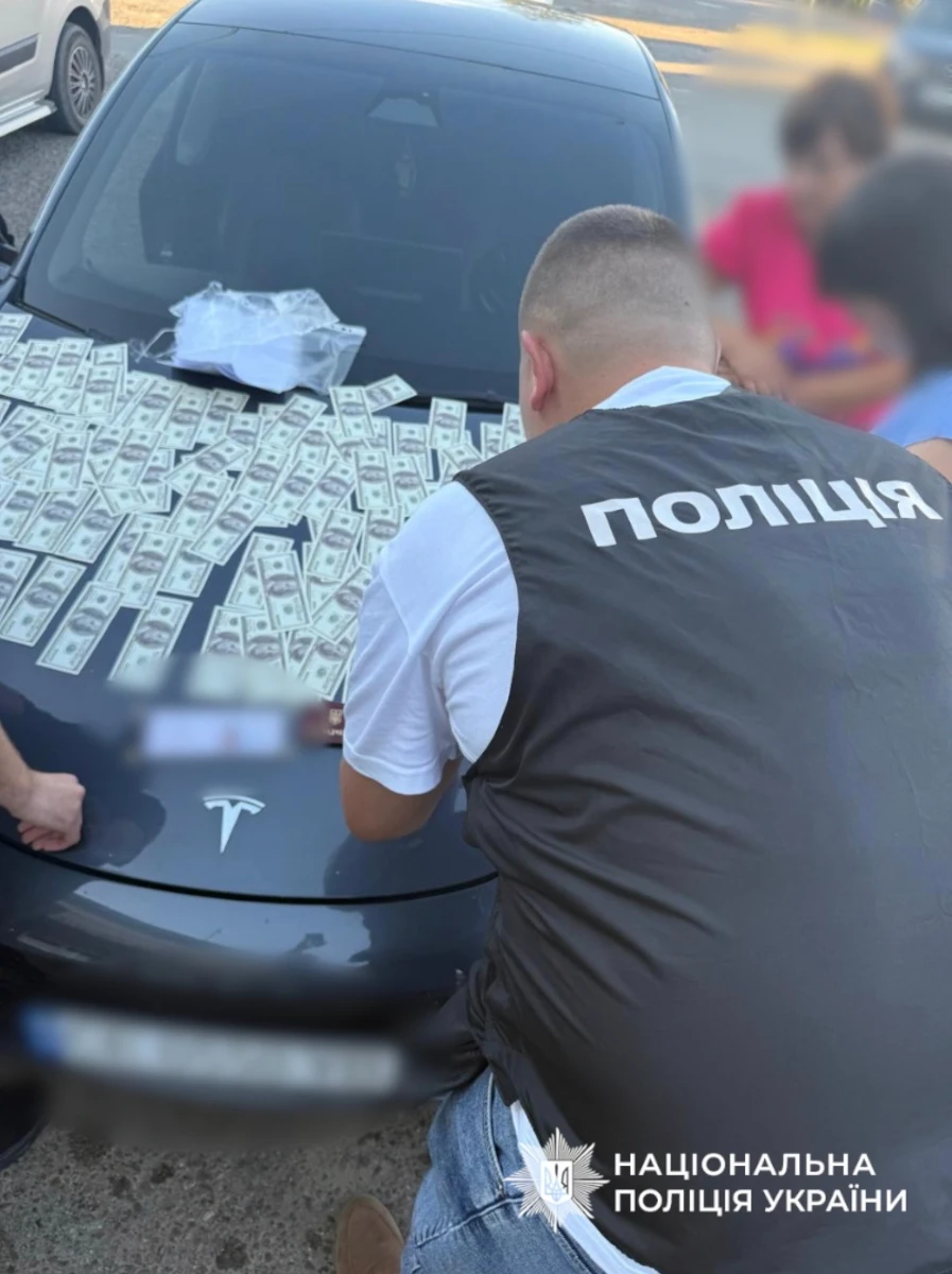 10 тисяч доларів за інвалідність та відстрочку від мобілізації: поліцейські викрили чергову схему