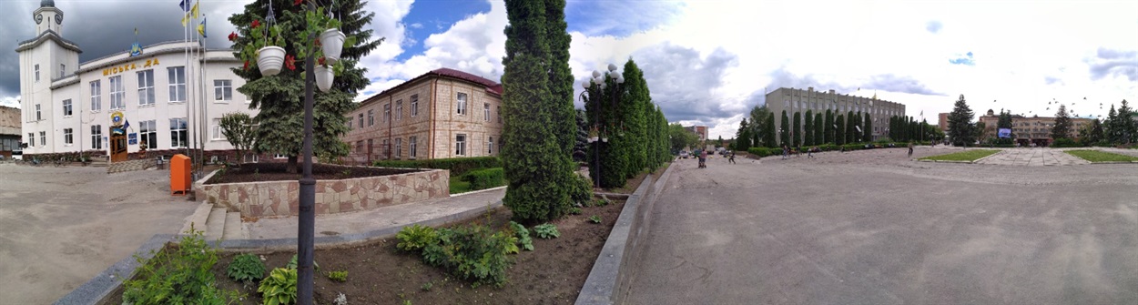 Панорамне фото центру Чорткова.