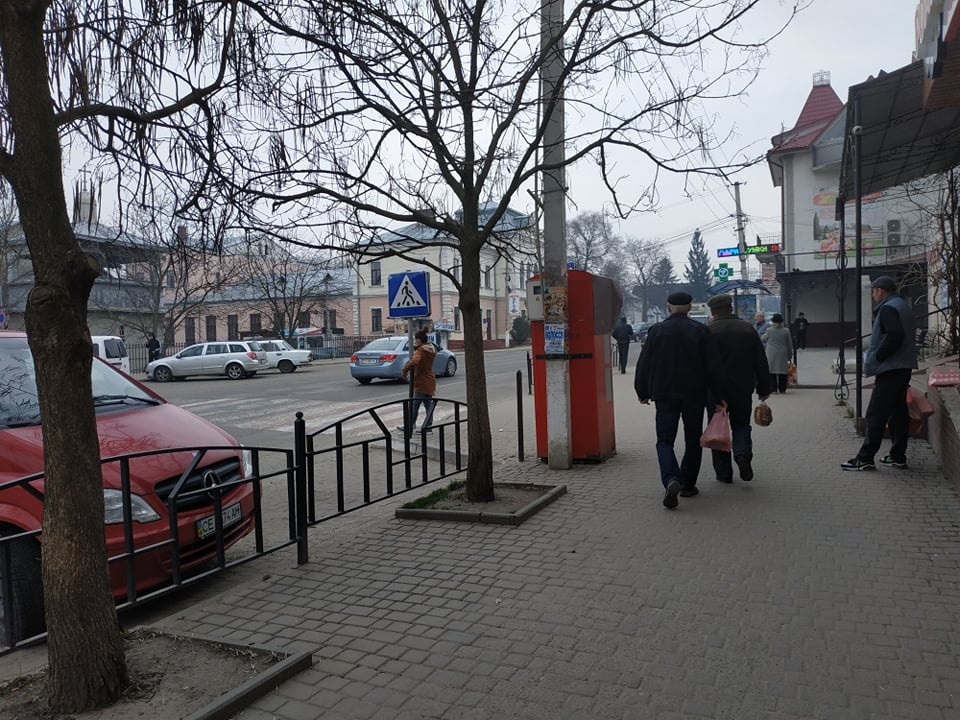 Люди активно закуповуються продуктами