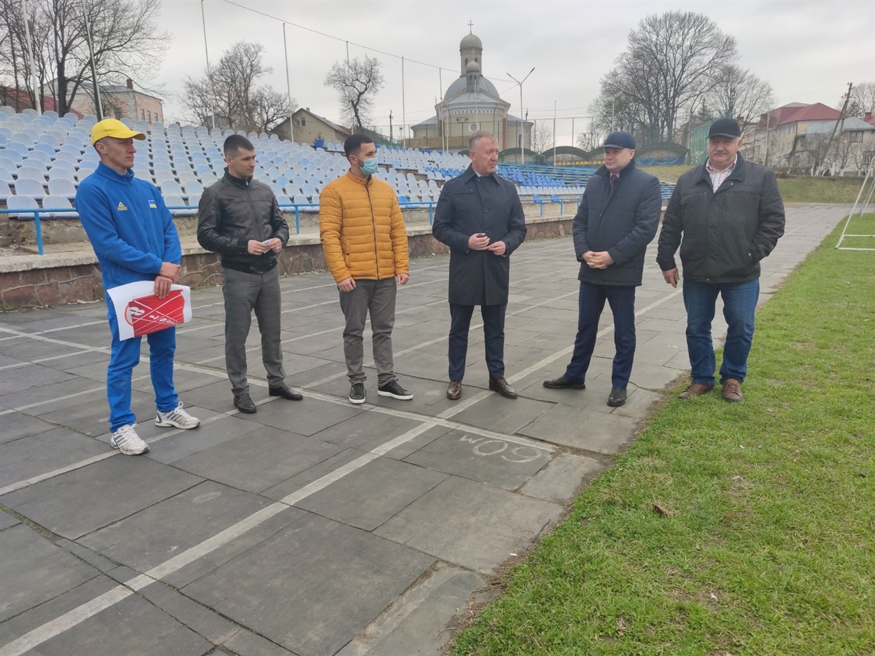 Нарада щодо реконструкції стадіону в Кіцмані