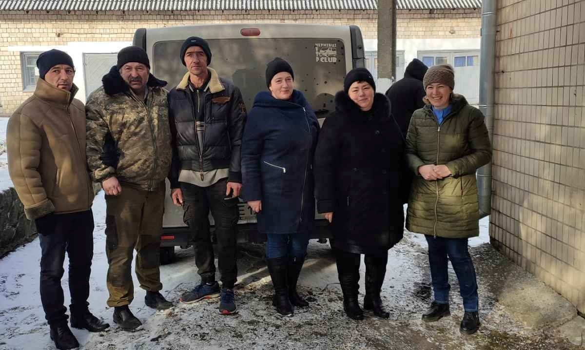 Волонтери Кіцманщини підтримують українську армію та жителів постраждалих міст і сіл.