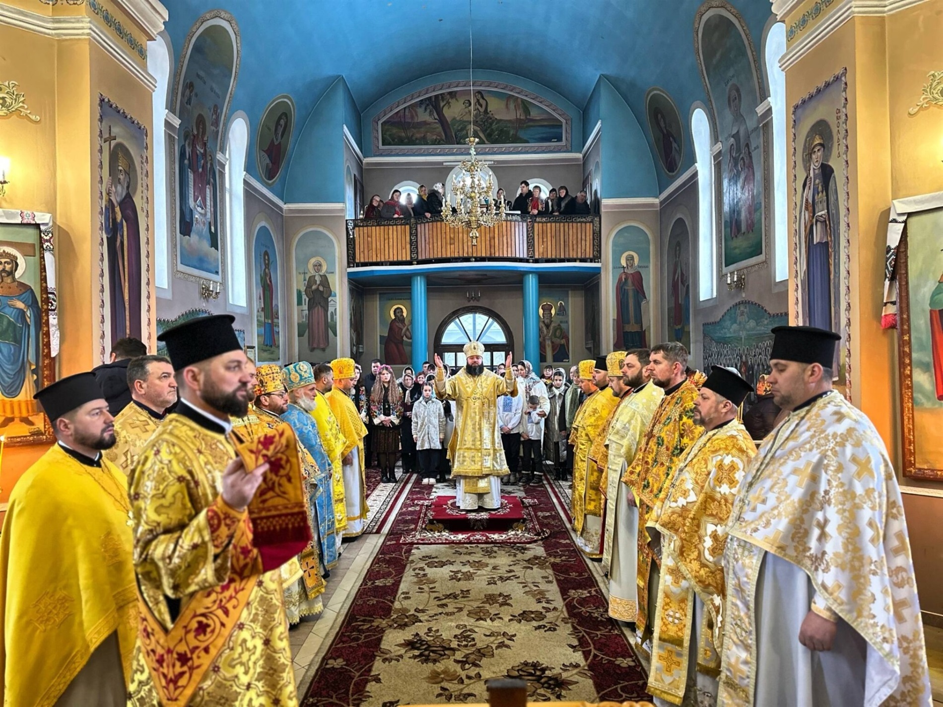 Архієрейське богослужіння відбулося Ошихлібах з нагоди 20-ї річниці заснування релігійної громади