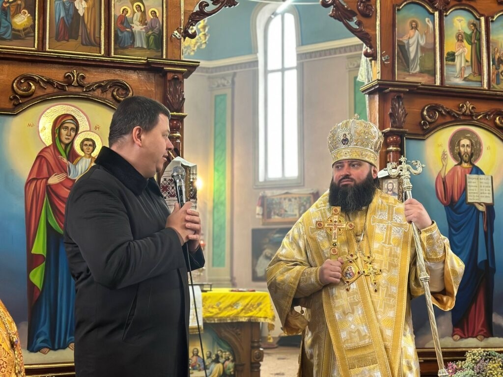 Архієрейське богослужіння відбулося Ошихлібах з нагоди 20-ї річниці заснування релігійної громади