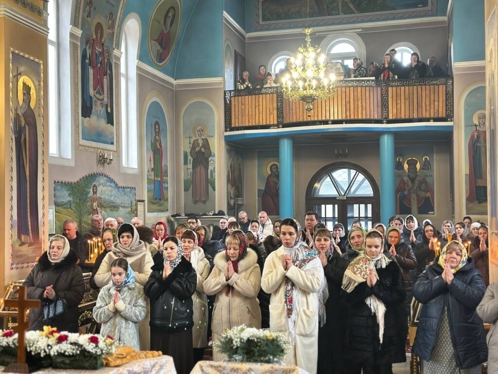 Архієрейське богослужіння відбулося Ошихлібах з нагоди 20-ї річниці заснування релігійної громади