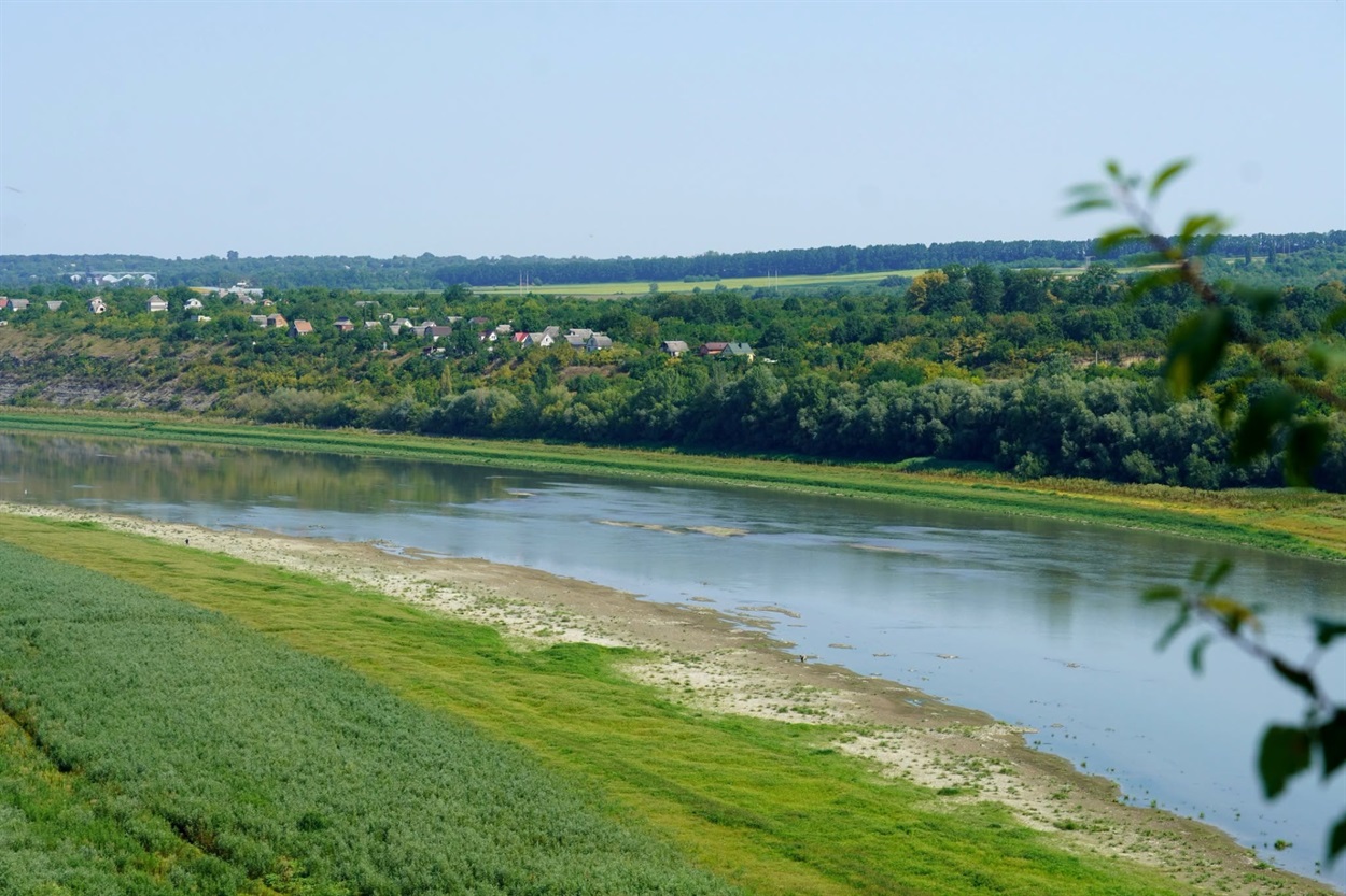 Дністер рекордно обмілів. Чим це загрожує?